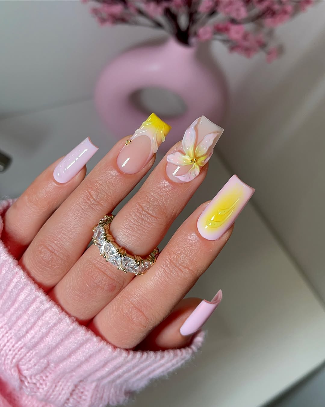 Solar Nails logo